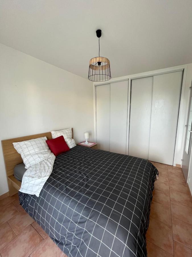 T2 Avec Terrasse & Parking A 5 Min Du Centre, 10 Min Des Plages Єр Екстер'єр фото